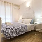 White Charme -self Check In-